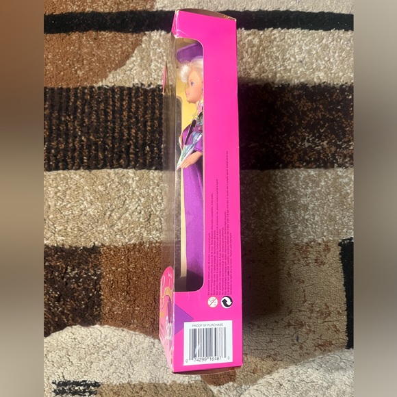 1997 Graduation Barbie - Picture 3 of 3